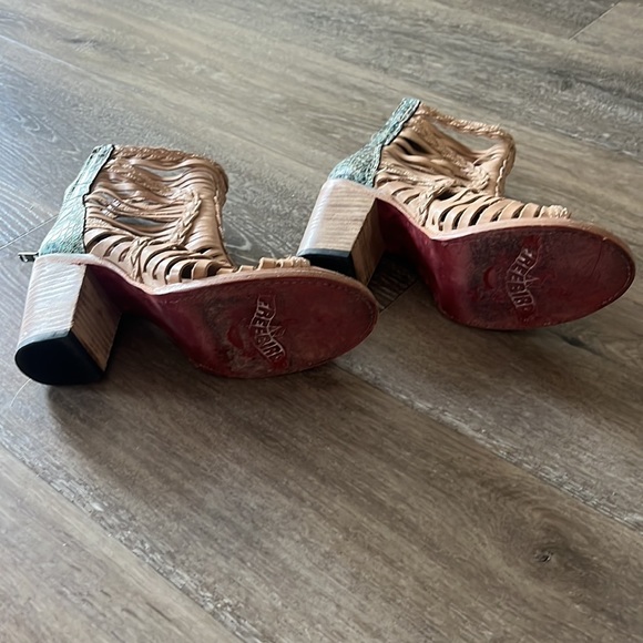 Freebies by Steven Bella - Picture 3 of 5